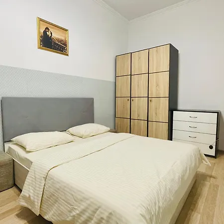 Apartment між центром та залізничним вокзалом вулиця городоцька Lviv