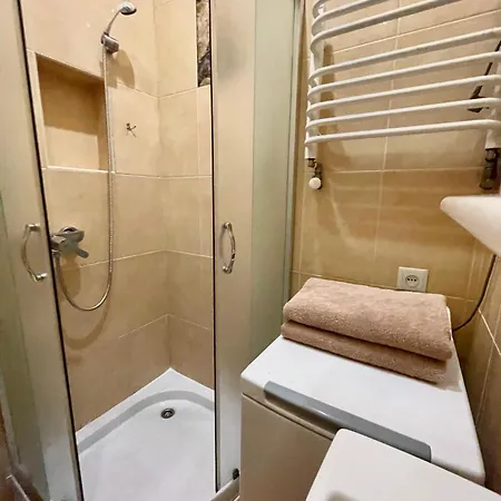 між центром та залізничним вокзалом вулиця городоцька Apartment