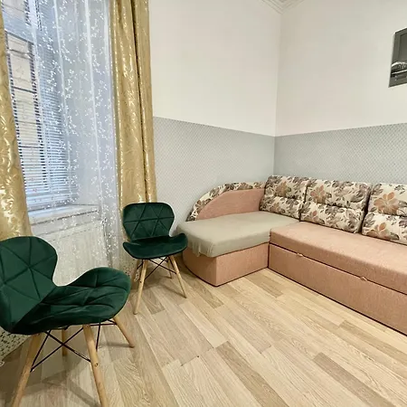 між центром та залізничним вокзалом вулиця городоцька Apartment