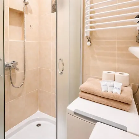 між центром та залізничним вокзалом вулиця городоцька Apartmán