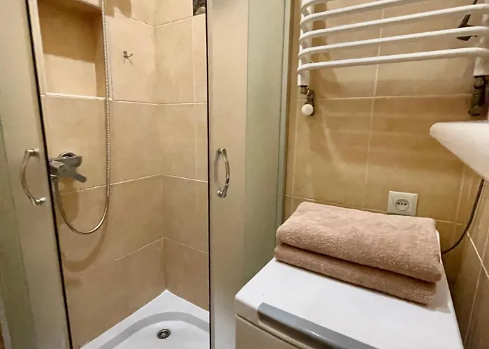 між центром та залізничним вокзалом вулиця городоцька Apartment