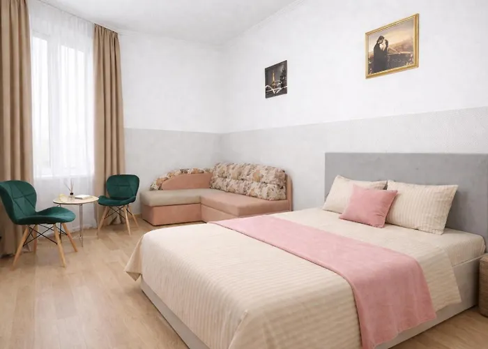 між центром та залізничним вокзалом вулиця городоцька * לבוב