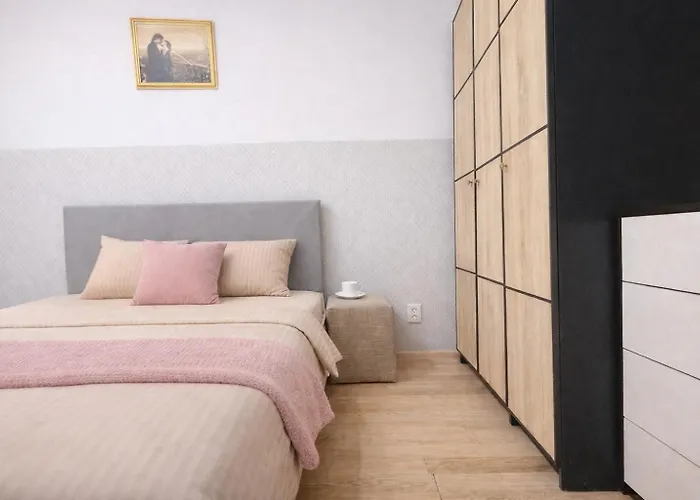 між центром та залізничним вокзалом вулиця городоцька 아파트 *