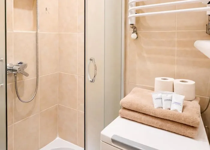 між центром та залізничним вокзалом вулиця городоцька דירה